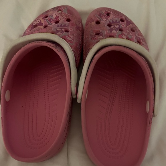 Hello Kitty Crocs - Picture 2 of 3